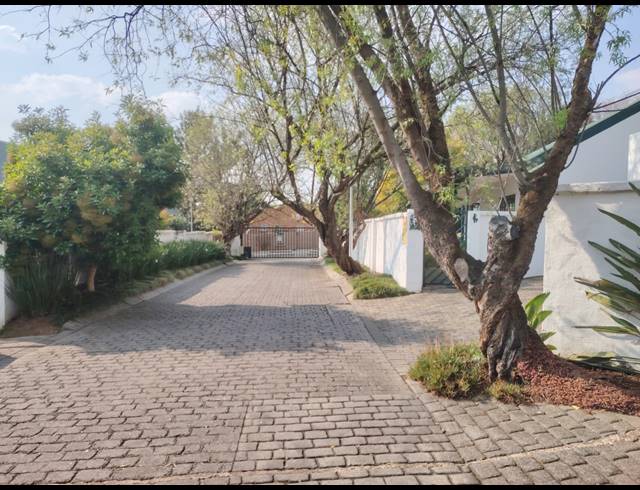 3 BEDROOM FREEHOLD FOR SALE IN VORNA VALLEY